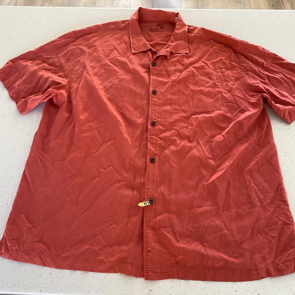 TOMMY BAHAMA original fit 100% silk button-up shirt XXL